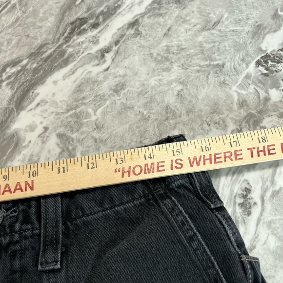 We the free  Major Leagues Mid-Rise Cuffed Jeans Black Wash size 28” - Picture 8 of 13